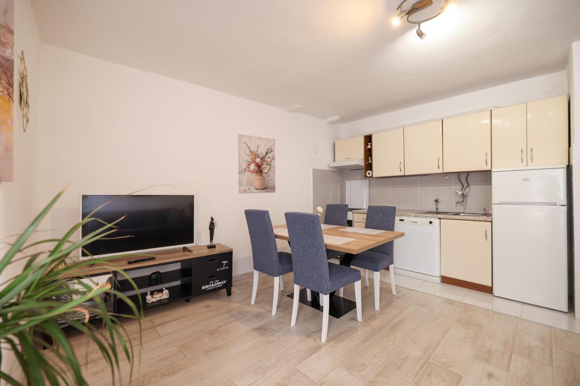 Viva - 2 Bedroom Apt In City Centar Zadar Buitenkant foto