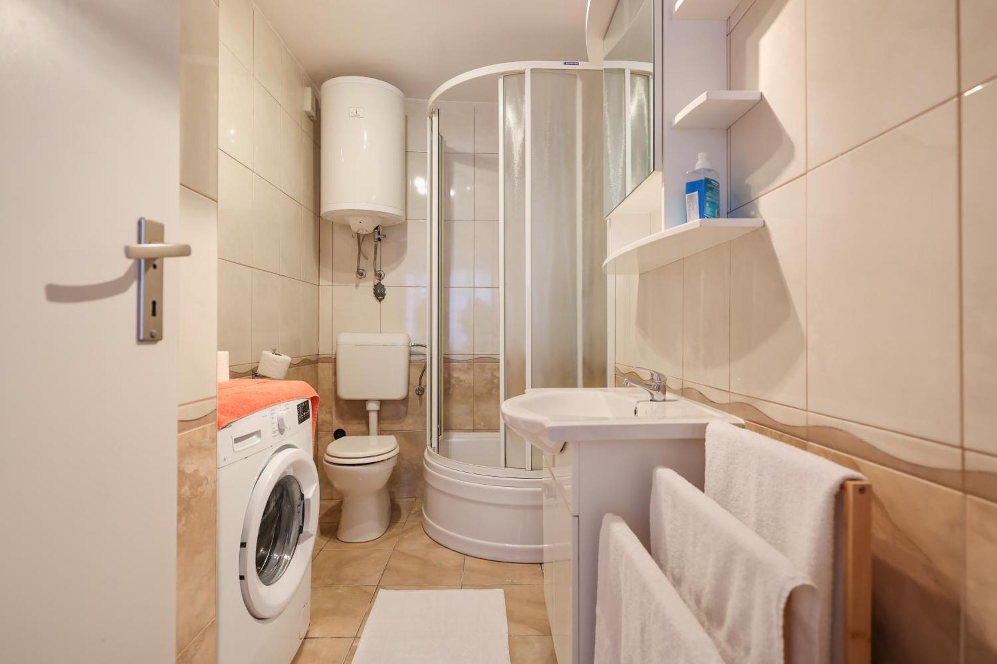 Viva - 2 Bedroom Apt In City Centar Zadar Buitenkant foto