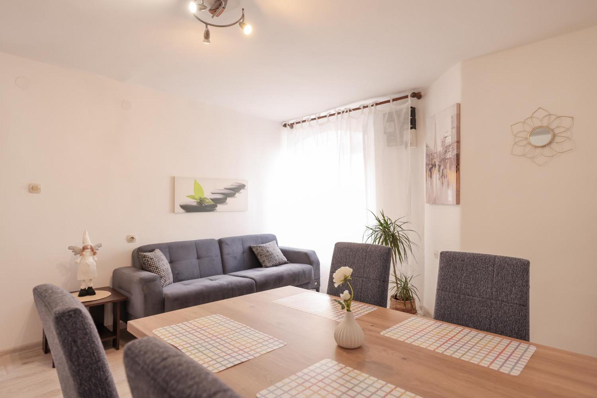 Viva - 2 Bedroom Apt In City Centar Zadar Buitenkant foto